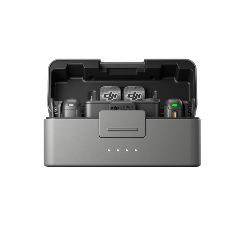 DJI Mic 3 (2 TX + 1 RX + krovimo stotelė) DJI Mic 3 (2 TX + 1 RX + krovimo stotelė)